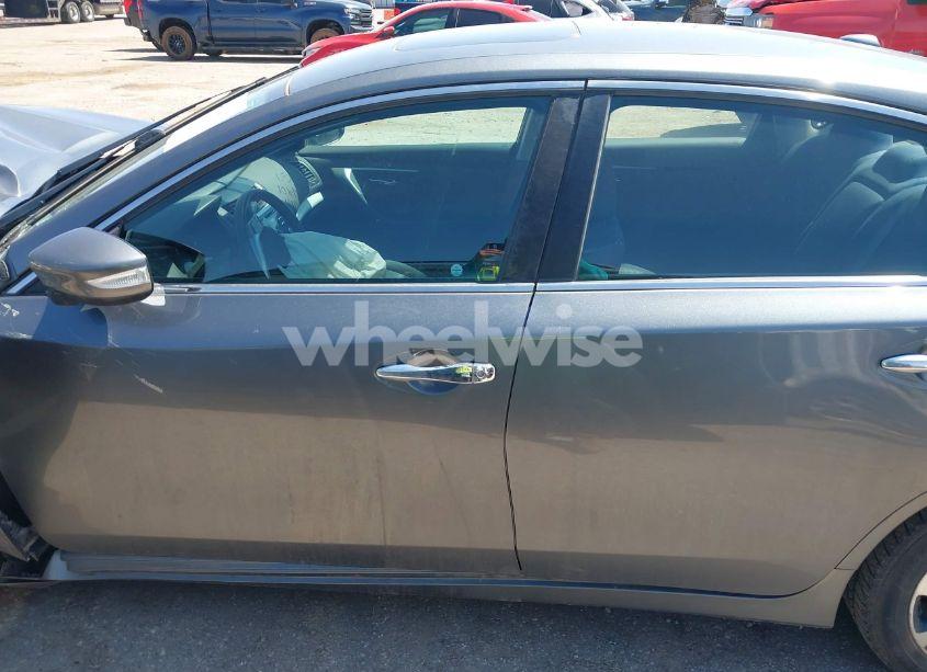 Photo 15 of 2017 Nissan Altima 2.5 SV (VIN 1N4AL3AP1HC297434)