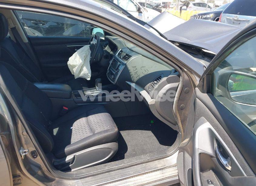 Photo 5 of 2017 Nissan Altima 2.5 SV (VIN 1N4AL3AP1HC297434)