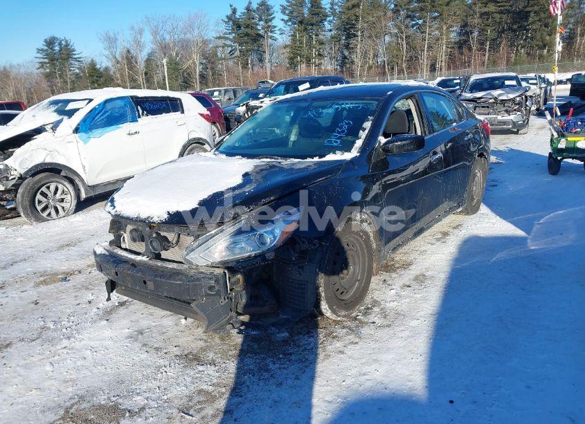 Photo 2 of 2017 Nissan Altima 2.5 S (VIN 1N4AL3AP1HC476816)