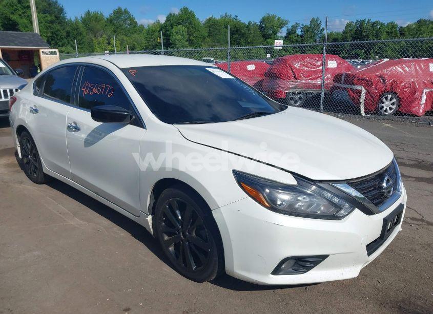 2017 Nissan Altima 2.5 SR (VIN 1N4AL3AP1HC482793) main photo