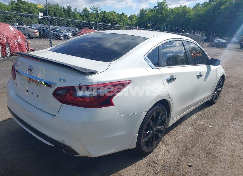 Photo 4 of 2017 Nissan Altima 2.5 SR (VIN 1N4AL3AP1HC482793)