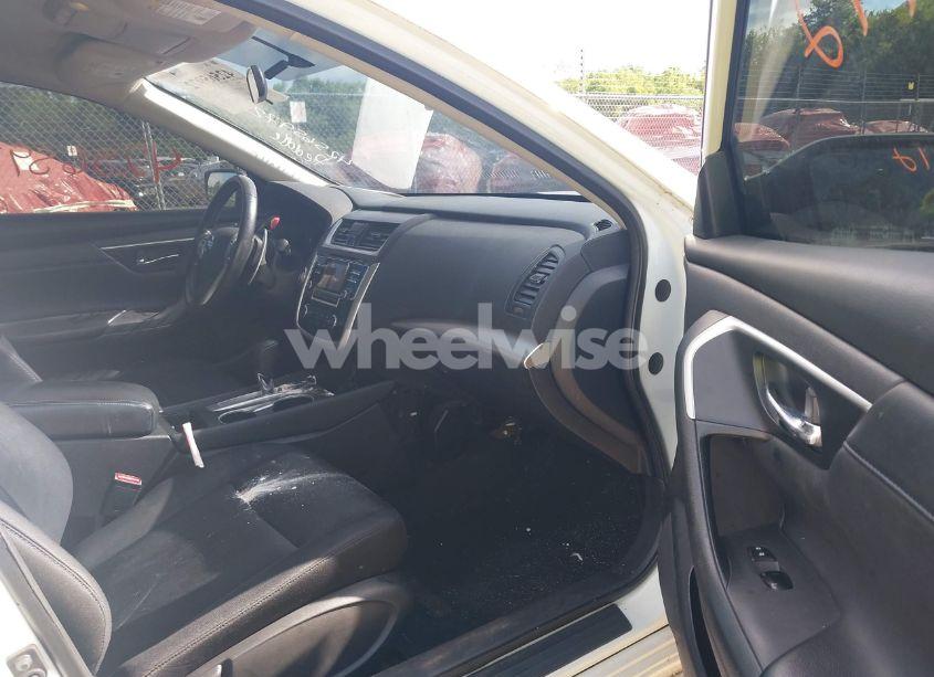 Photo 5 of 2017 Nissan Altima 2.5 SR (VIN 1N4AL3AP1HC482793)