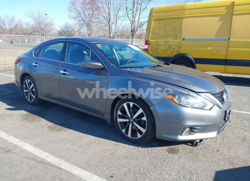 2017 Nissan Altima 2.5 SR (VIN 1N4AL3AP1HC489534) main photo