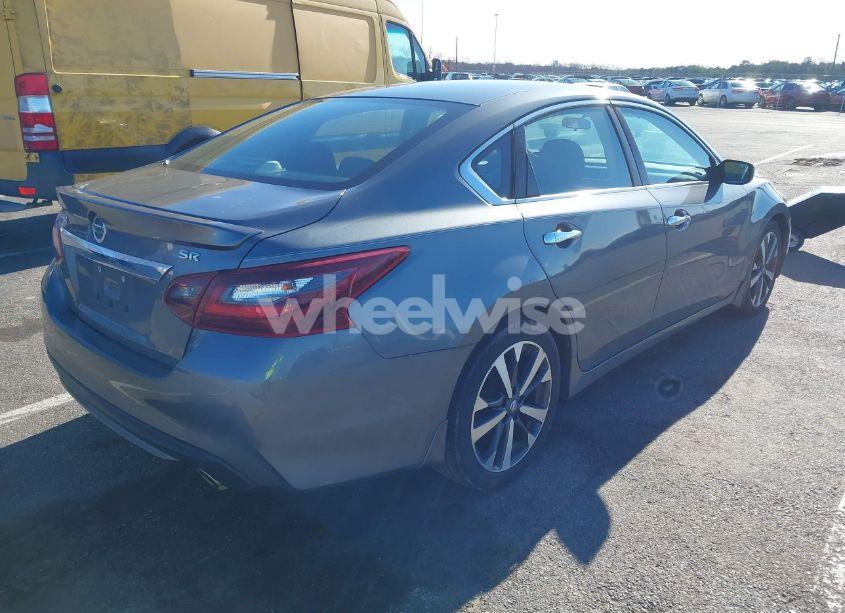 Photo 4 of 2017 Nissan Altima 2.5 SR (VIN 1N4AL3AP1HC489534)