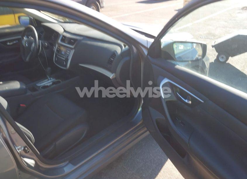 Photo 5 of 2017 Nissan Altima 2.5 SR (VIN 1N4AL3AP1HC489534)