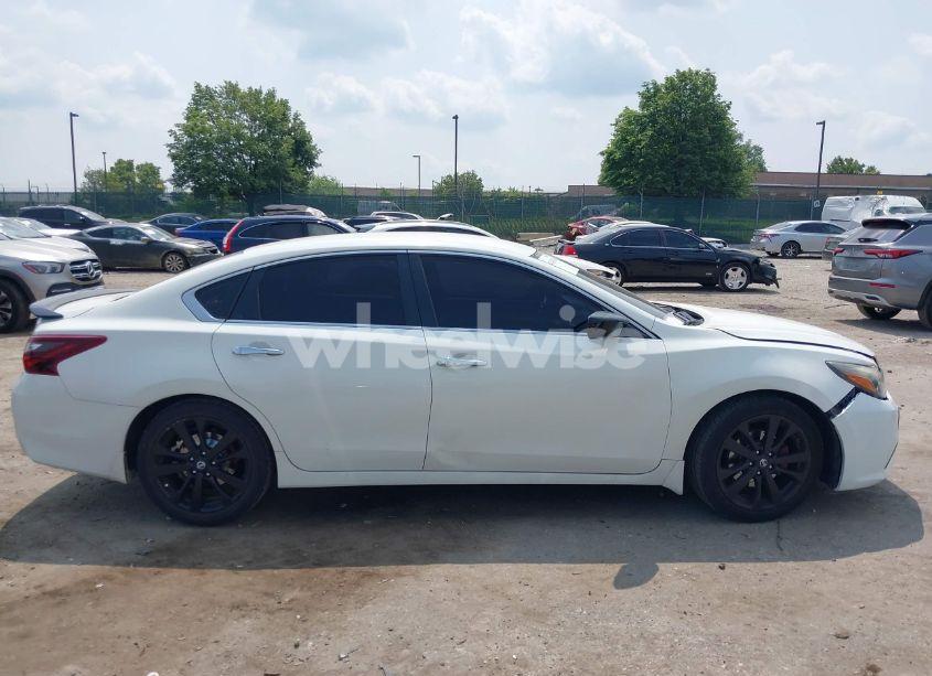 Photo 12 of 2017 Nissan Altima 2.5 SR (VIN 1N4AL3AP1HC494166)