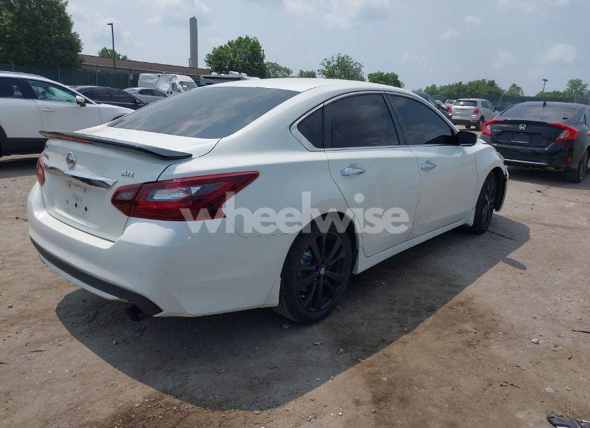 Photo 4 of 2017 Nissan Altima 2.5 SR (VIN 1N4AL3AP1HC494166)