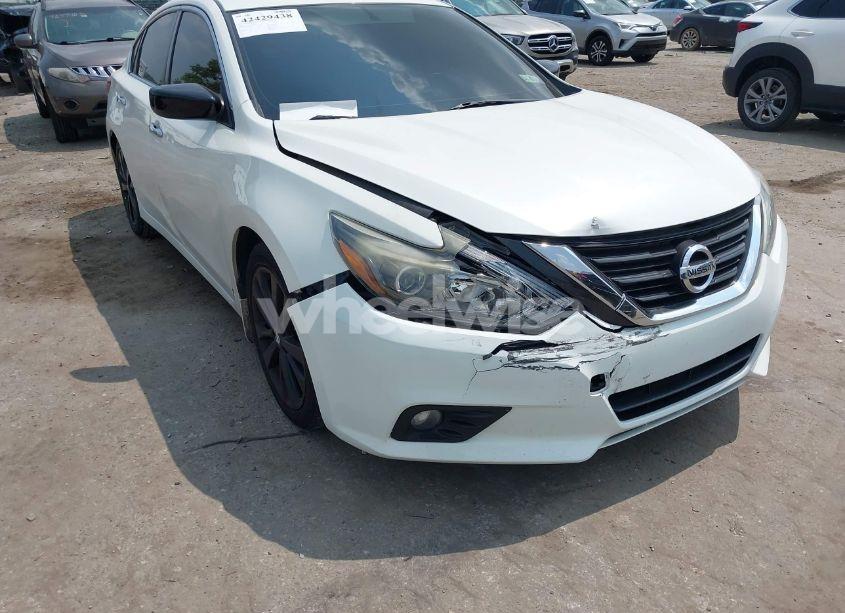 Photo 6 of 2017 Nissan Altima 2.5 SR (VIN 1N4AL3AP1HC494166)