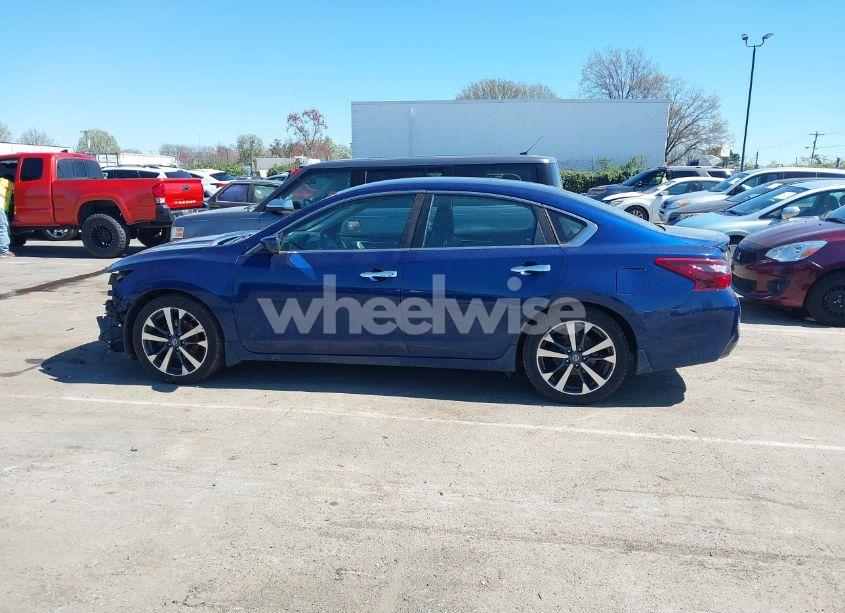 Photo 15 of 2017 Nissan Altima 2.5 SR (VIN 1N4AL3AP1HC494264)
