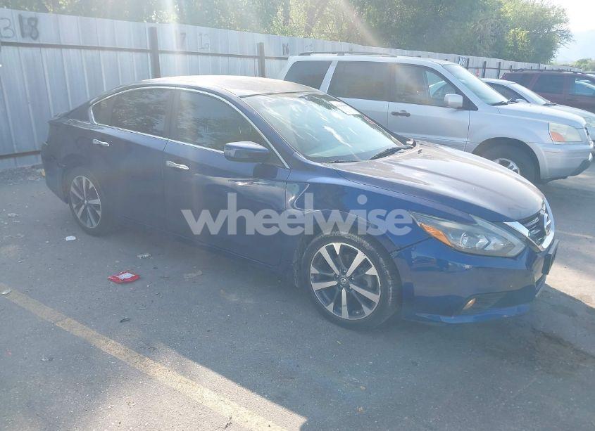 2017 Nissan Altima 2.5 SR (VIN 1N4AL3AP1HC495379) main photo