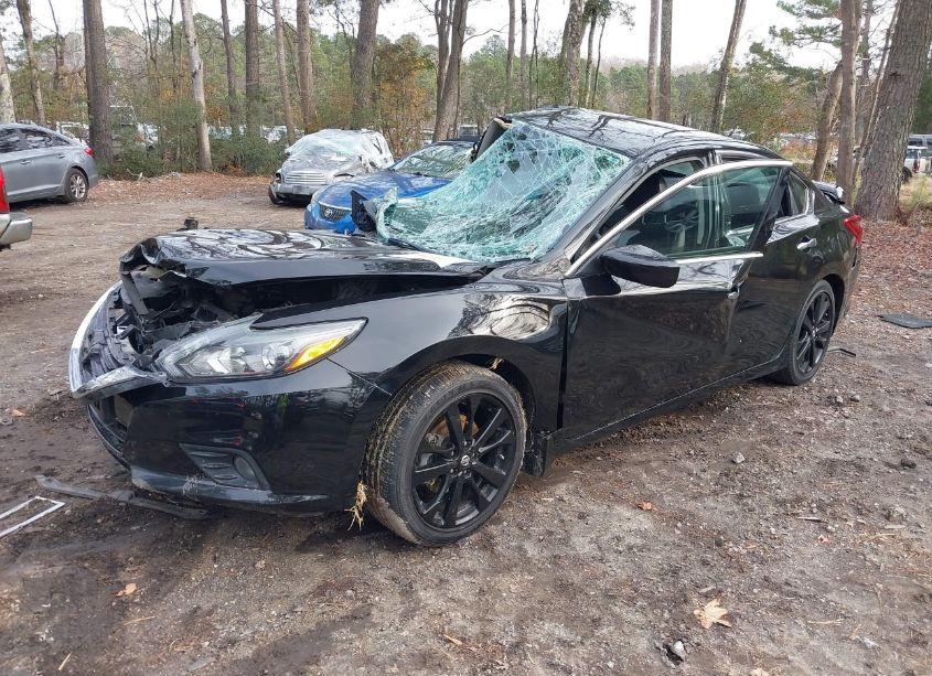 Photo 2 of 2017 Nissan Altima 2.5 SR (VIN 1N4AL3AP1HC498895)