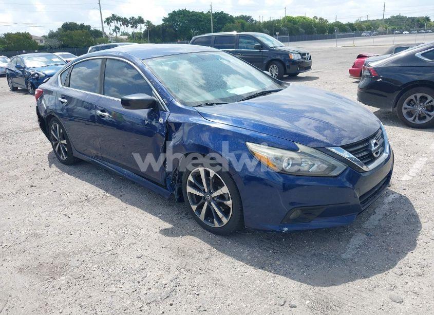 2017 Nissan Altima 2.5 SR (VIN 1N4AL3AP1HN312146) main photo