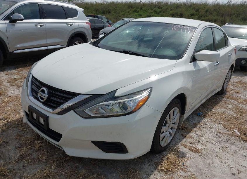 Photo 2 of 2017 Nissan Altima 2.5 S (VIN 1N4AL3AP1HN333000)