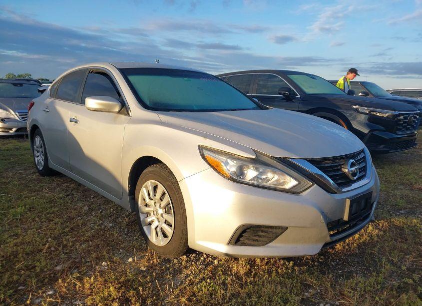 2017 Nissan Altima 2.5 S (VIN 1N4AL3AP1HN339542) main photo