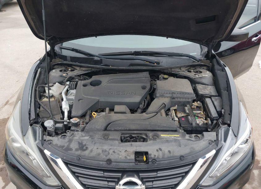 Photo 10 of 2017 Nissan Altima 2.5 SR (VIN 1N4AL3AP1HN341551)