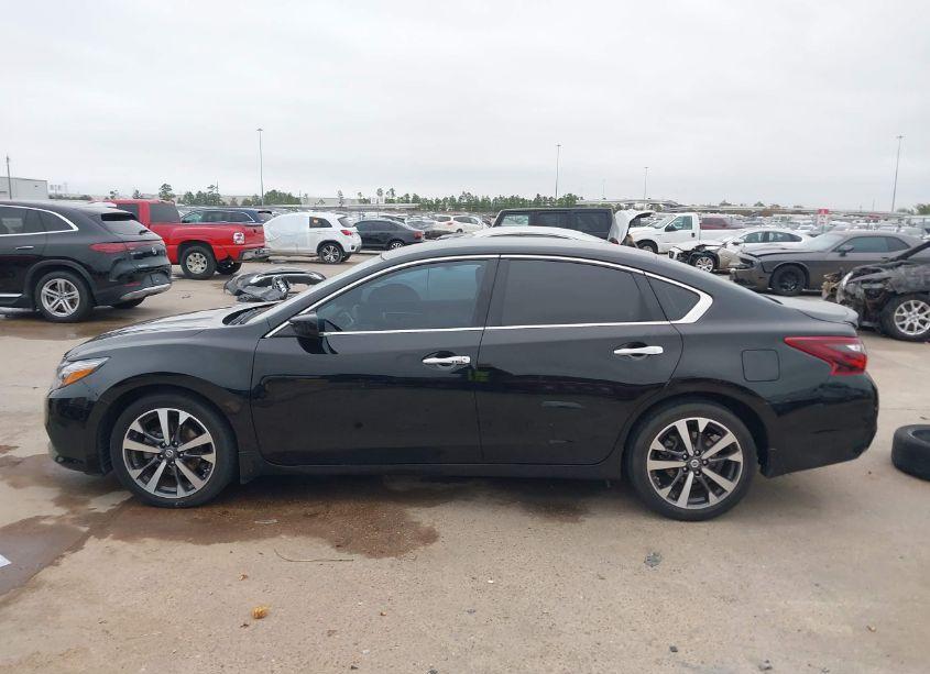 Photo 15 of 2017 Nissan Altima 2.5 SR (VIN 1N4AL3AP1HN341551)