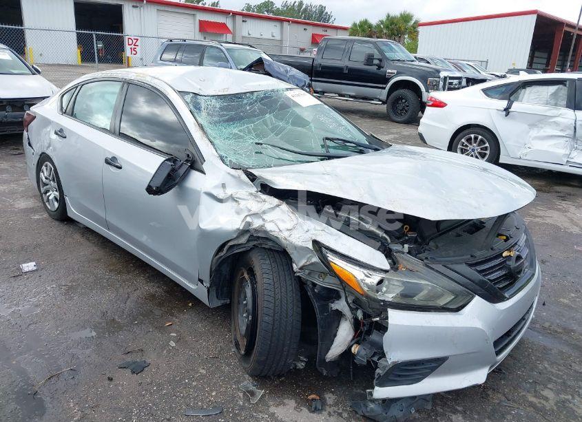 2017 Nissan Altima 2.5 S (VIN 1N4AL3AP1HN348595) main photo