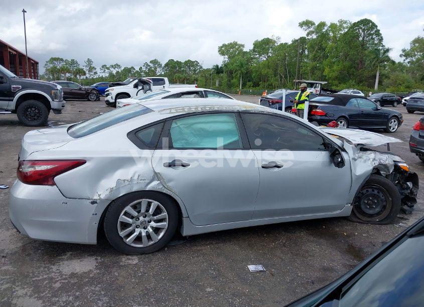 Photo 13 of 2017 Nissan Altima 2.5 S (VIN 1N4AL3AP1HN348595)