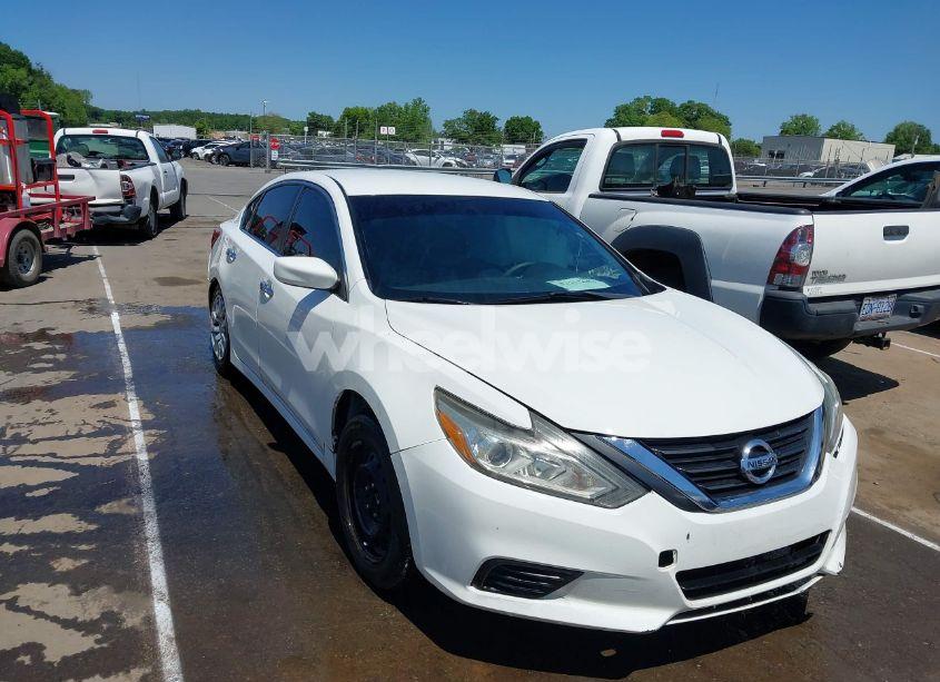 2017 Nissan Altima 2.5 S (VIN 1N4AL3AP1HN364103) main photo