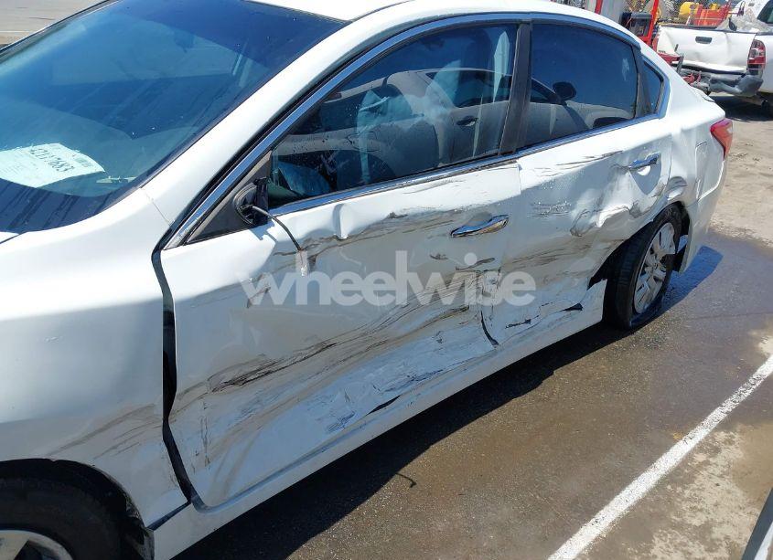 Photo 6 of 2017 Nissan Altima 2.5 S (VIN 1N4AL3AP1HN364103)