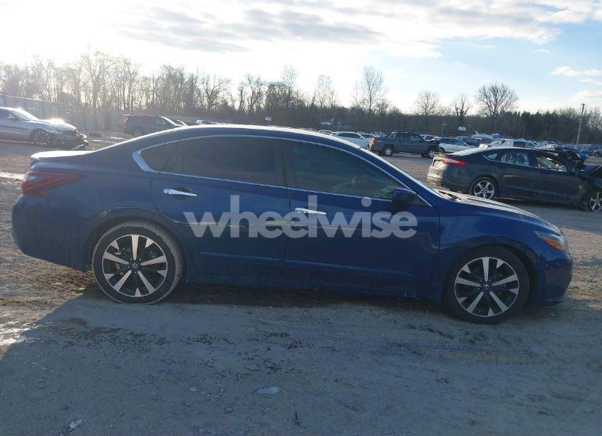 Photo 13 of 2018 Nissan Altima 2.5 SR (VIN 1N4AL3AP1JC103202)