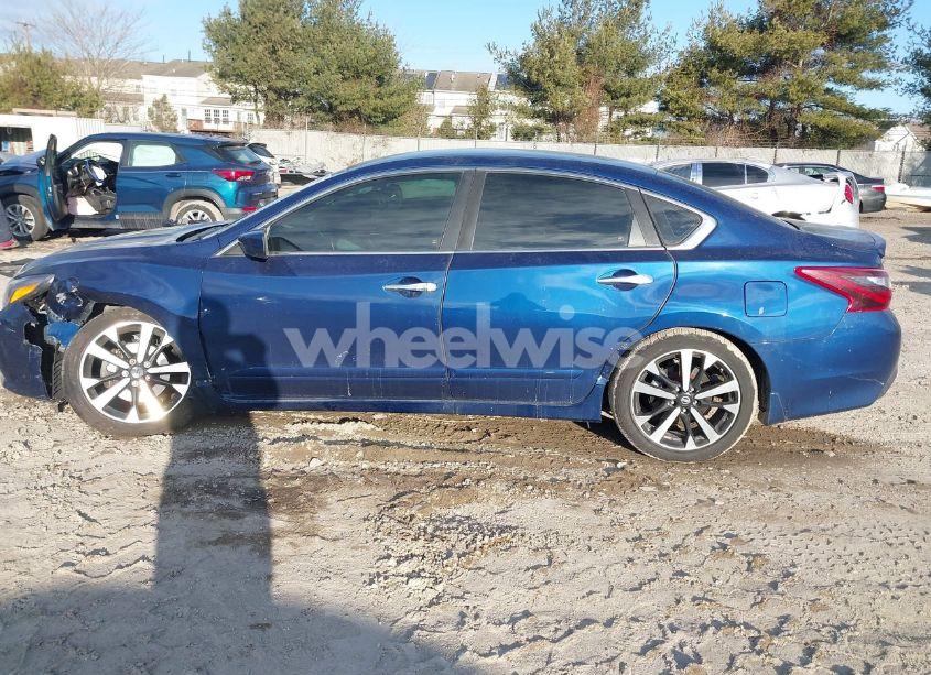 Photo 14 of 2018 Nissan Altima 2.5 SR (VIN 1N4AL3AP1JC103202)