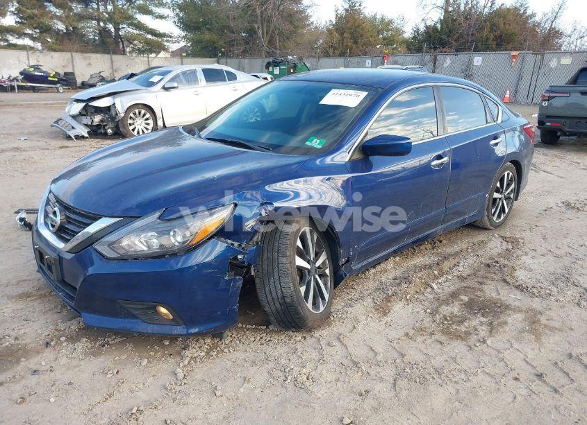 Photo 2 of 2018 Nissan Altima 2.5 SR (VIN 1N4AL3AP1JC103202)