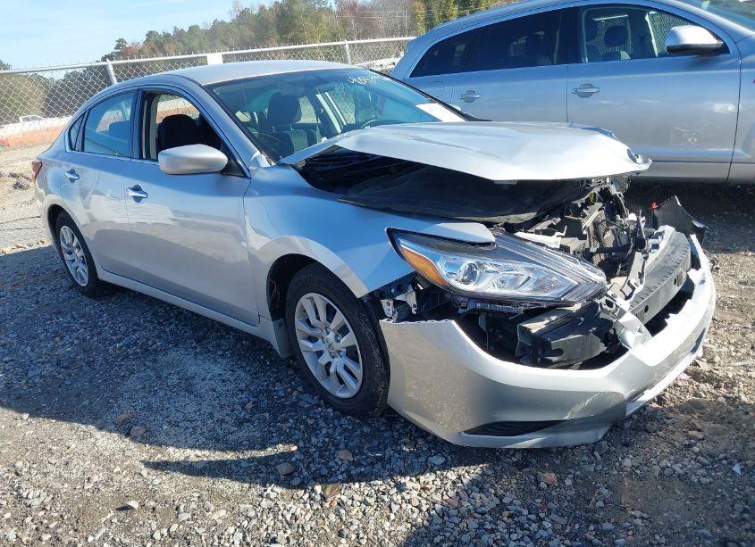 2018 Nissan Altima 2.5 S (VIN 1N4AL3AP1JC108125) main photo