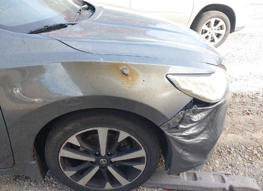 Photo 13 of 2018 Nissan Altima 2.5 SR (VIN 1N4AL3AP1JC112563)