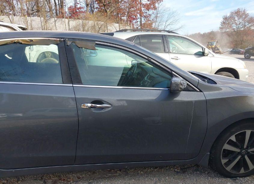 Photo 14 of 2018 Nissan Altima 2.5 SR (VIN 1N4AL3AP1JC112563)