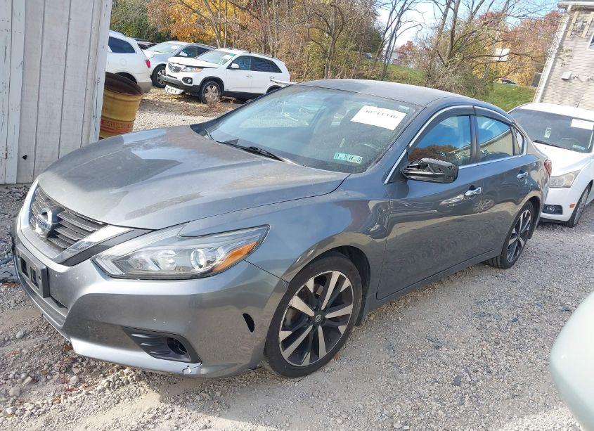 Photo 2 of 2018 Nissan Altima 2.5 SR (VIN 1N4AL3AP1JC112563)