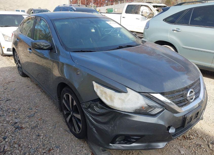 Photo 6 of 2018 Nissan Altima 2.5 SR (VIN 1N4AL3AP1JC112563)