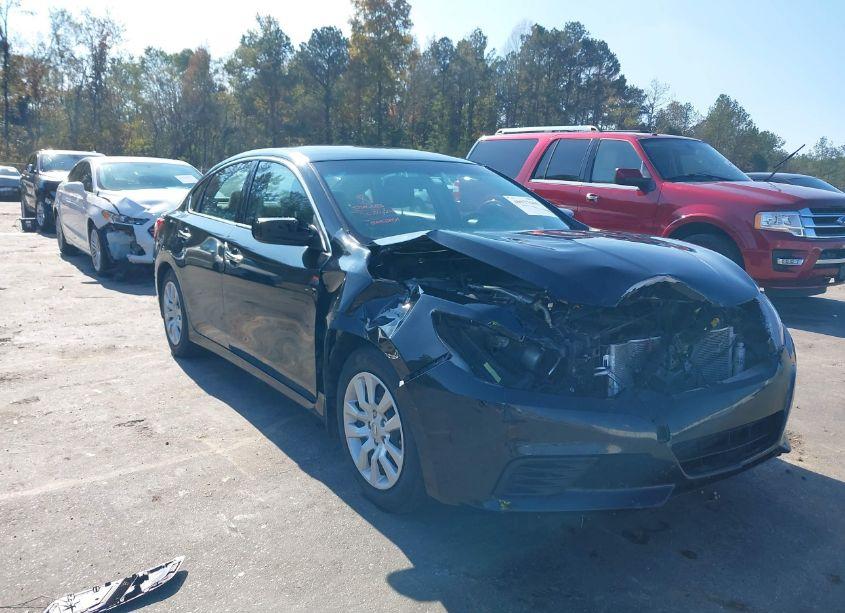 2018 Nissan Altima 2.5 S (VIN 1N4AL3AP1JC129587) main photo