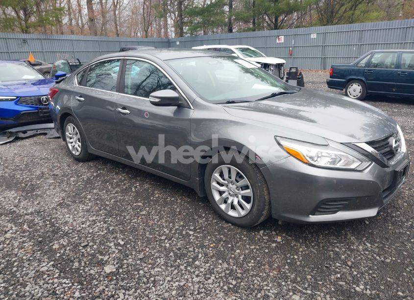 2018 Nissan Altima 2.5 S (VIN 1N4AL3AP1JC130092) main photo