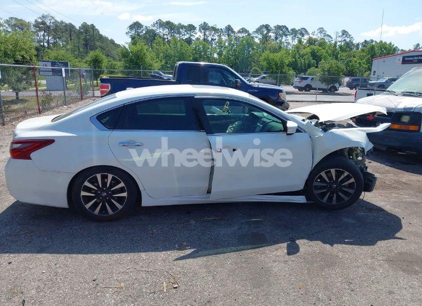 Photo 13 of 2018 Nissan Altima 2.5 SV (VIN 1N4AL3AP1JC146521)