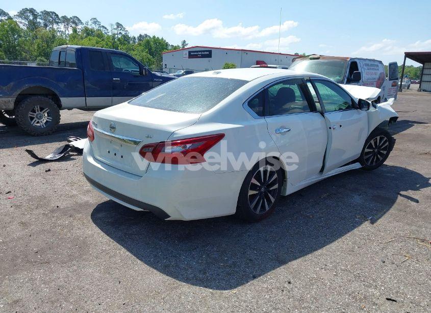 Photo 4 of 2018 Nissan Altima 2.5 SV (VIN 1N4AL3AP1JC146521)
