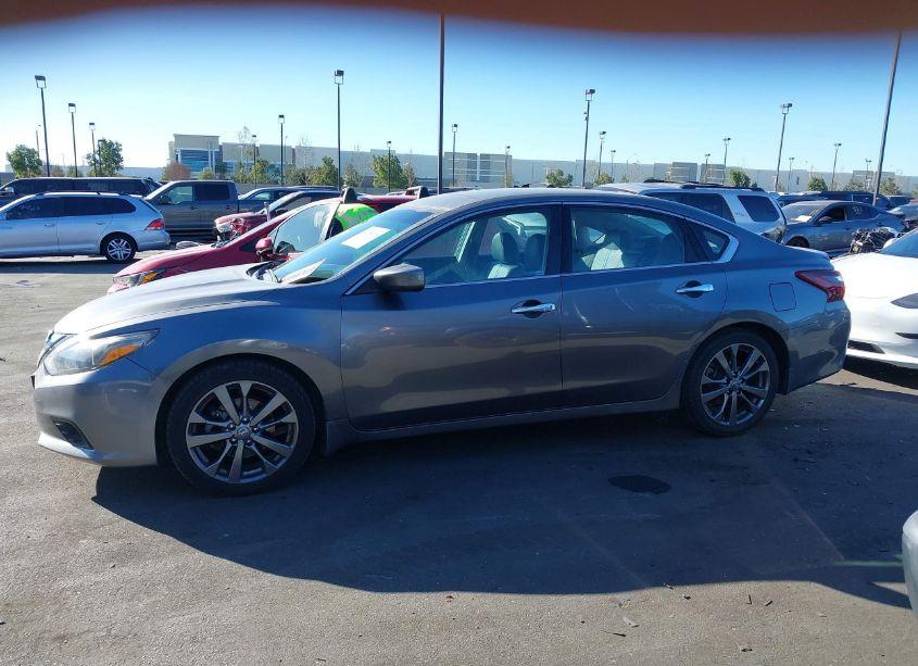 Photo 14 of 2018 Nissan Altima 2.5 SR (VIN 1N4AL3AP1JC156952)