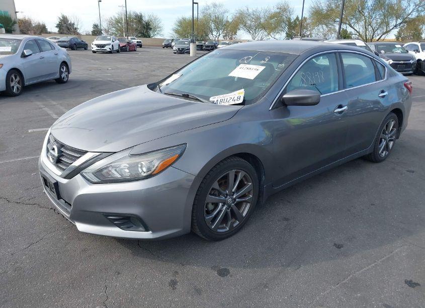 Photo 2 of 2018 Nissan Altima 2.5 SR (VIN 1N4AL3AP1JC156952)