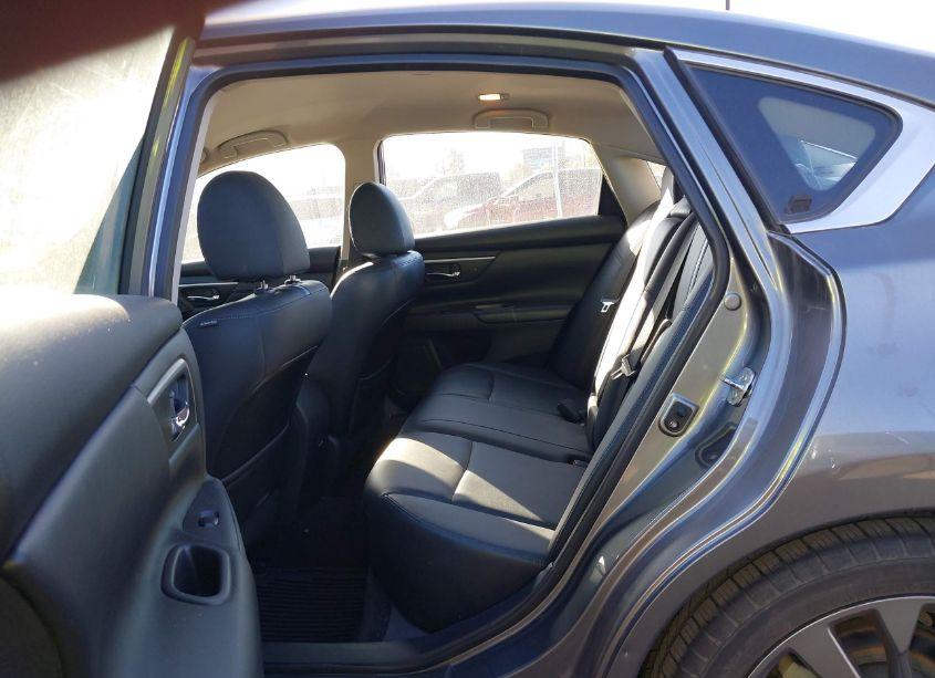 Photo 8 of 2018 Nissan Altima 2.5 SR (VIN 1N4AL3AP1JC156952)