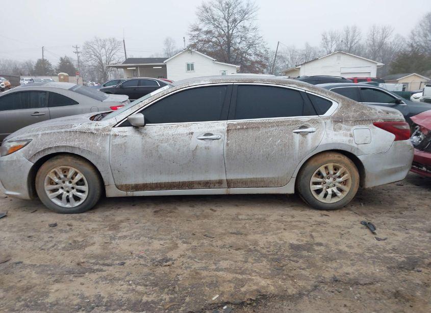 Photo 15 of 2018 Nissan Altima 2.5 S (VIN 1N4AL3AP1JC167062)