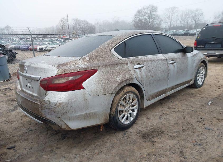 Photo 4 of 2018 Nissan Altima 2.5 S (VIN 1N4AL3AP1JC167062)