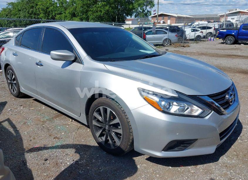 2018 Nissan Altima 2.5 SV (VIN 1N4AL3AP1JC171290) main photo