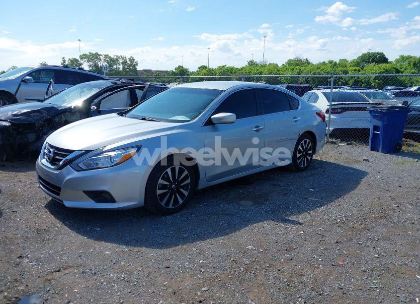 Photo 2 of 2018 Nissan Altima 2.5 SV (VIN 1N4AL3AP1JC171290)