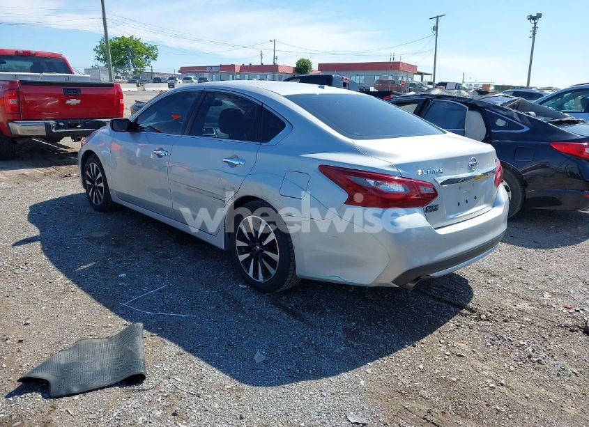 Photo 3 of 2018 Nissan Altima 2.5 SV (VIN 1N4AL3AP1JC171290)