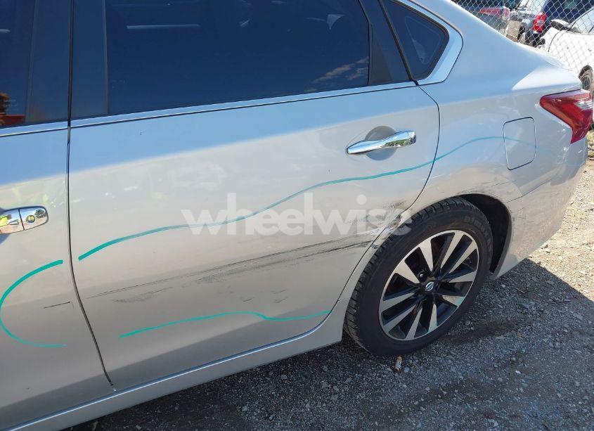 Photo 6 of 2018 Nissan Altima 2.5 SV (VIN 1N4AL3AP1JC171290)