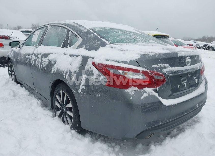 Photo 3 of 2018 Nissan Altima 2.5 SL (VIN 1N4AL3AP1JC191281)