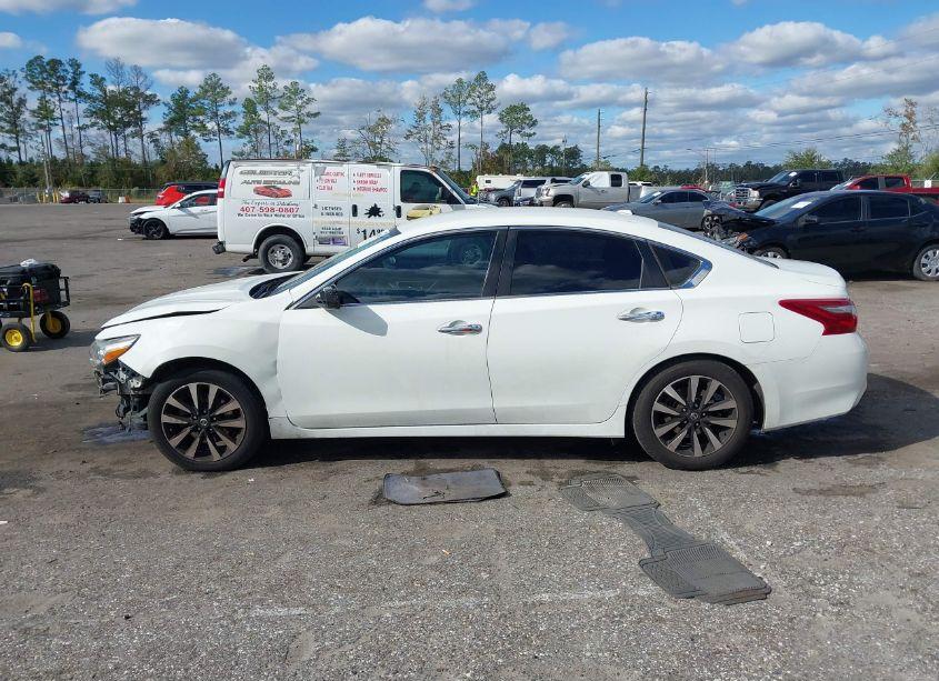 Photo 14 of 2018 Nissan Altima 2.5 SV (VIN 1N4AL3AP1JC197940)