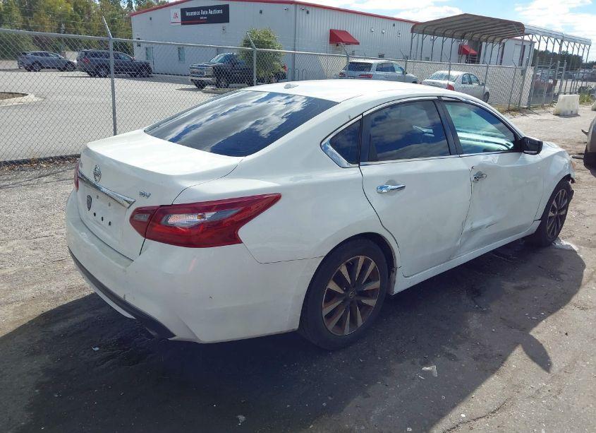 Photo 4 of 2018 Nissan Altima 2.5 SV (VIN 1N4AL3AP1JC197940)
