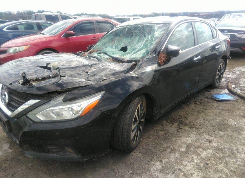 Photo 2 of 2018 Nissan Altima 2.5 SL (VIN 1N4AL3AP1JC200965)