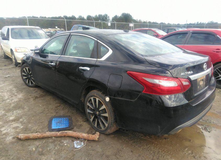 Photo 3 of 2018 Nissan Altima 2.5 SL (VIN 1N4AL3AP1JC200965)